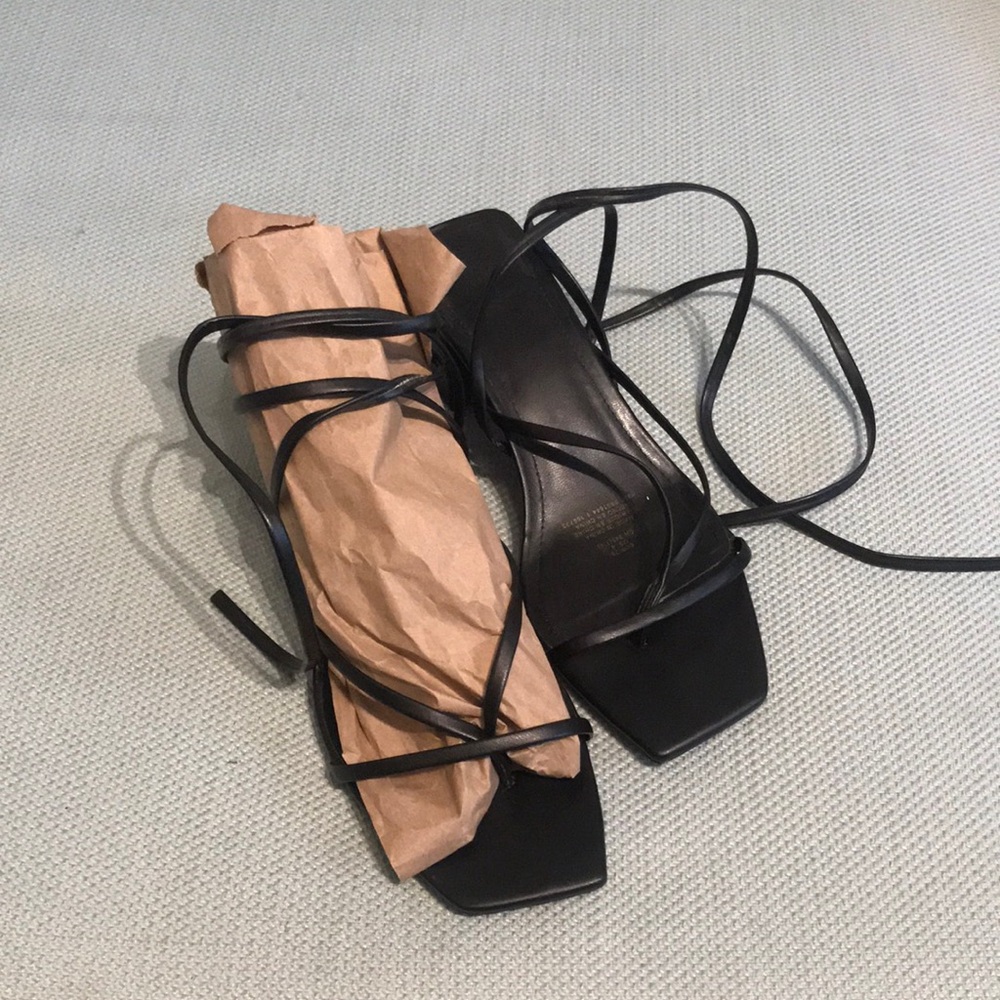 H&M Elegant Black Strappy Tie Up Women's Sandals - Picture 8 of 8